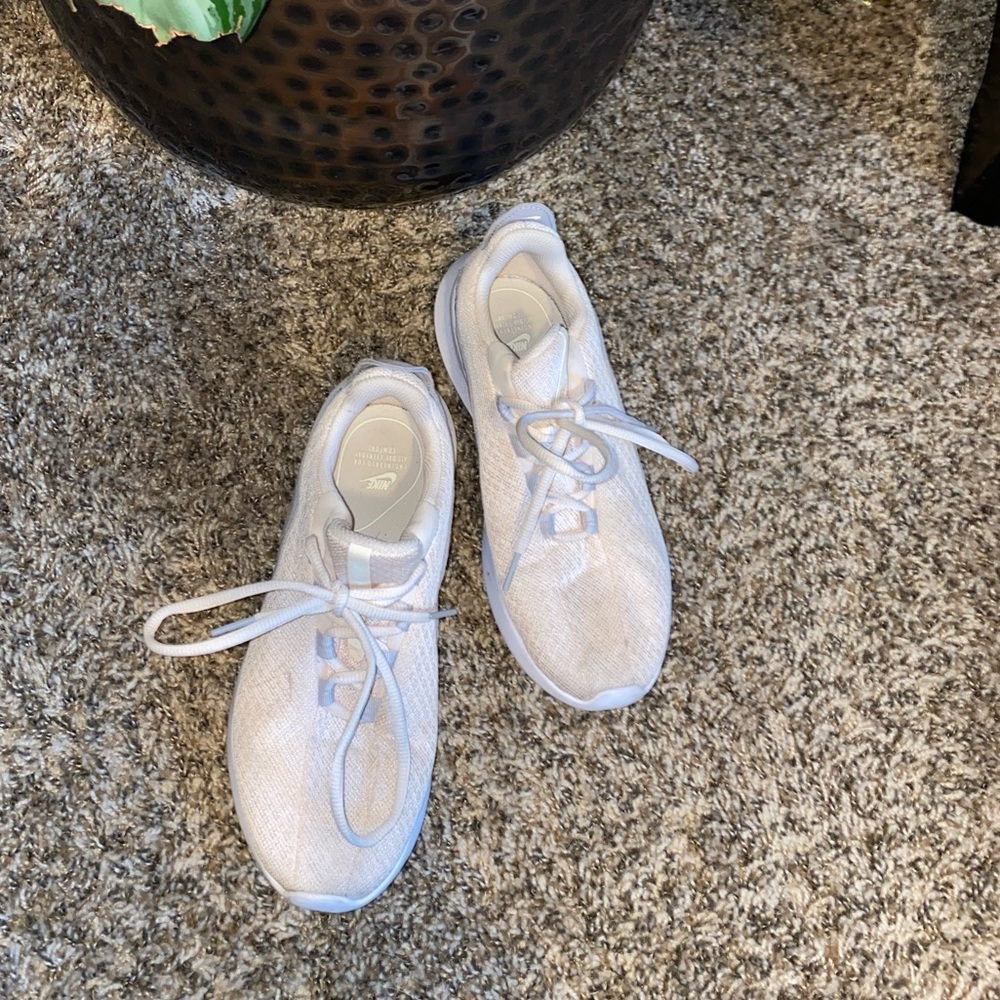 Light Baby Pink Nike Sports Running Shoes - Gem